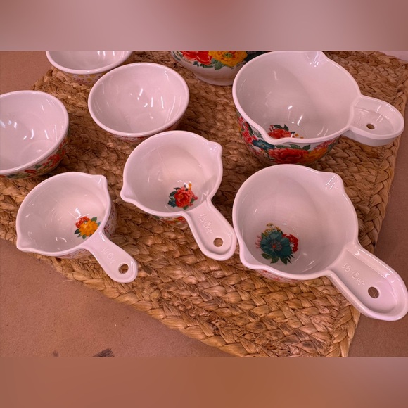 The Pioneer Woman Floral Whimsy Melamine Measuring Cups and condiment bowls - Picture 4 of 8